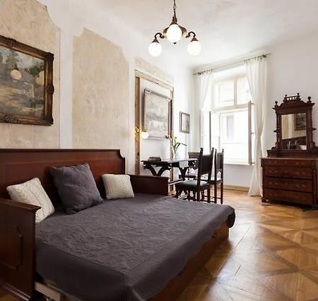 Old Town Apartment Прага Екстериор снимка